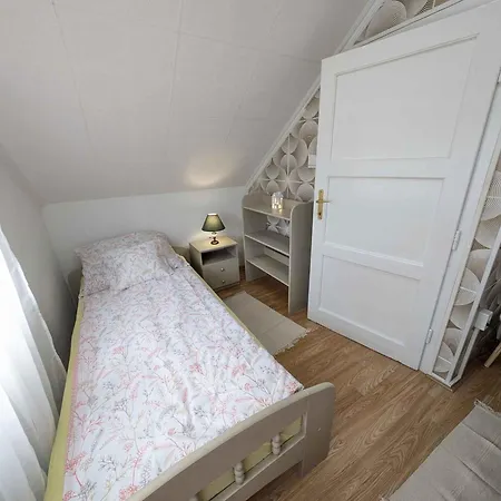 In 54058 * Balatonfenyves